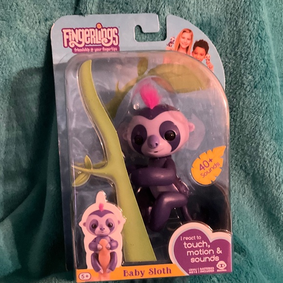 Fingerlings Baby Sloth Marge (Purple) Interactive Finger Pet by WowWee NIB - Picture 4 of 5